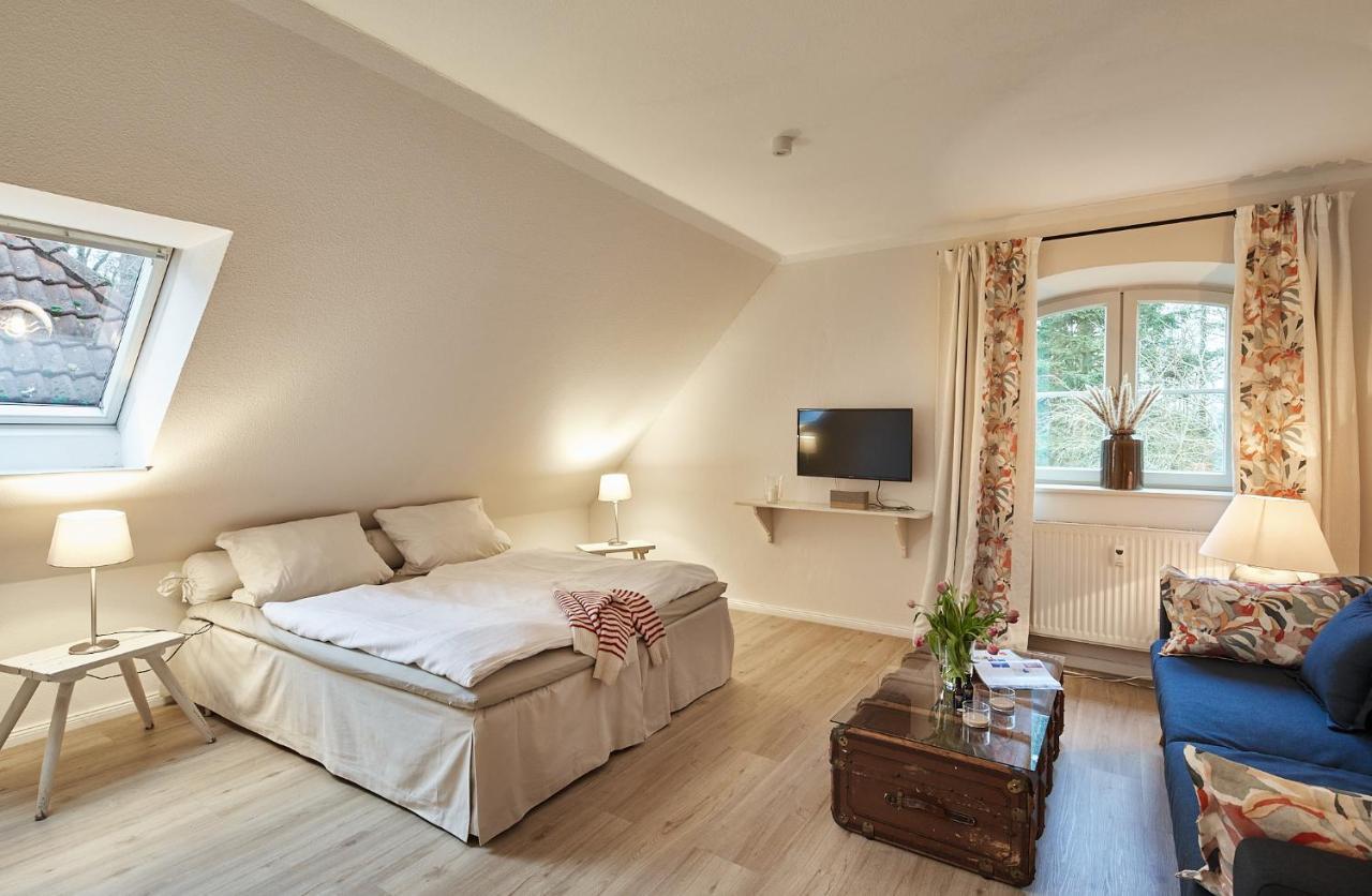 Gut Hohenstein - Platanenappartment Barkelsby ภายนอก รูปภาพ